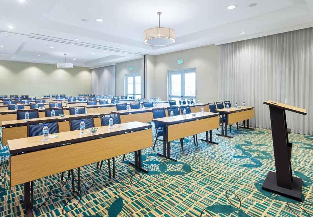 Courtyard By Marriott Kingston, Jamaica Hotel Ngoại thất bức ảnh