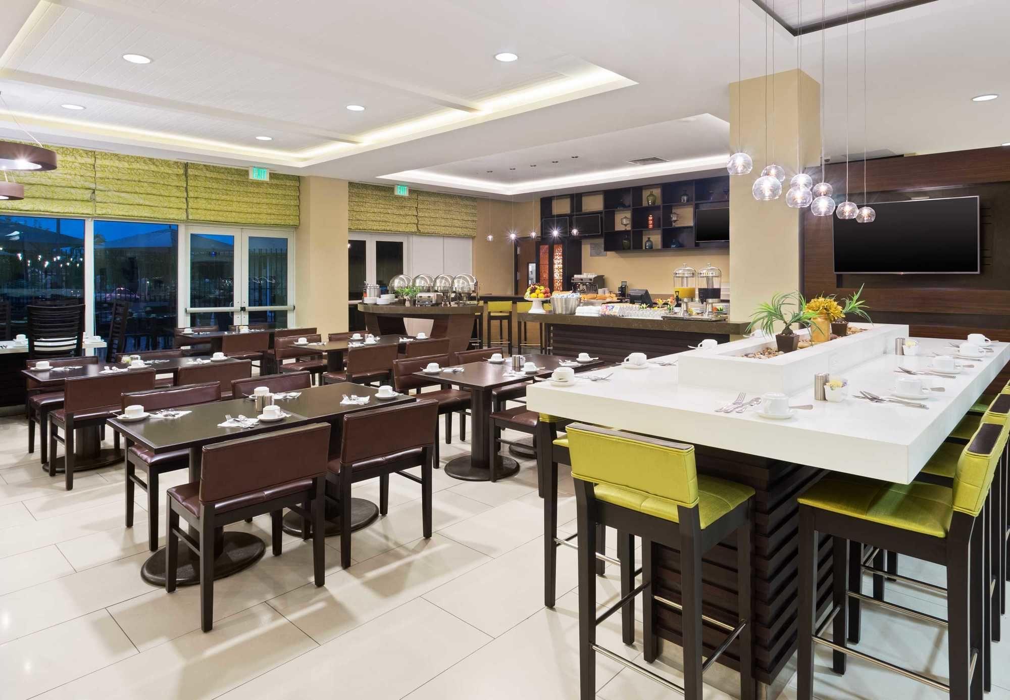 Courtyard By Marriott Kingston, Jamaica Hotel Ngoại thất bức ảnh