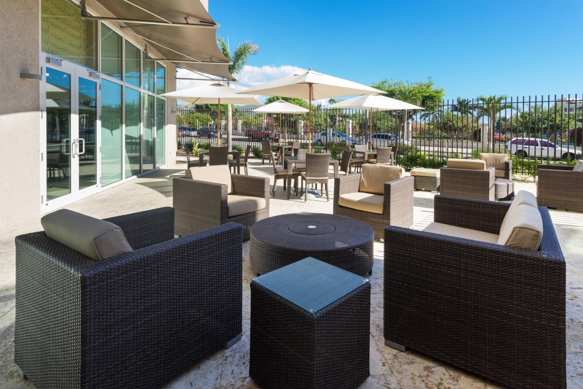 Courtyard By Marriott Kingston, Jamaica Hotel Ngoại thất bức ảnh
