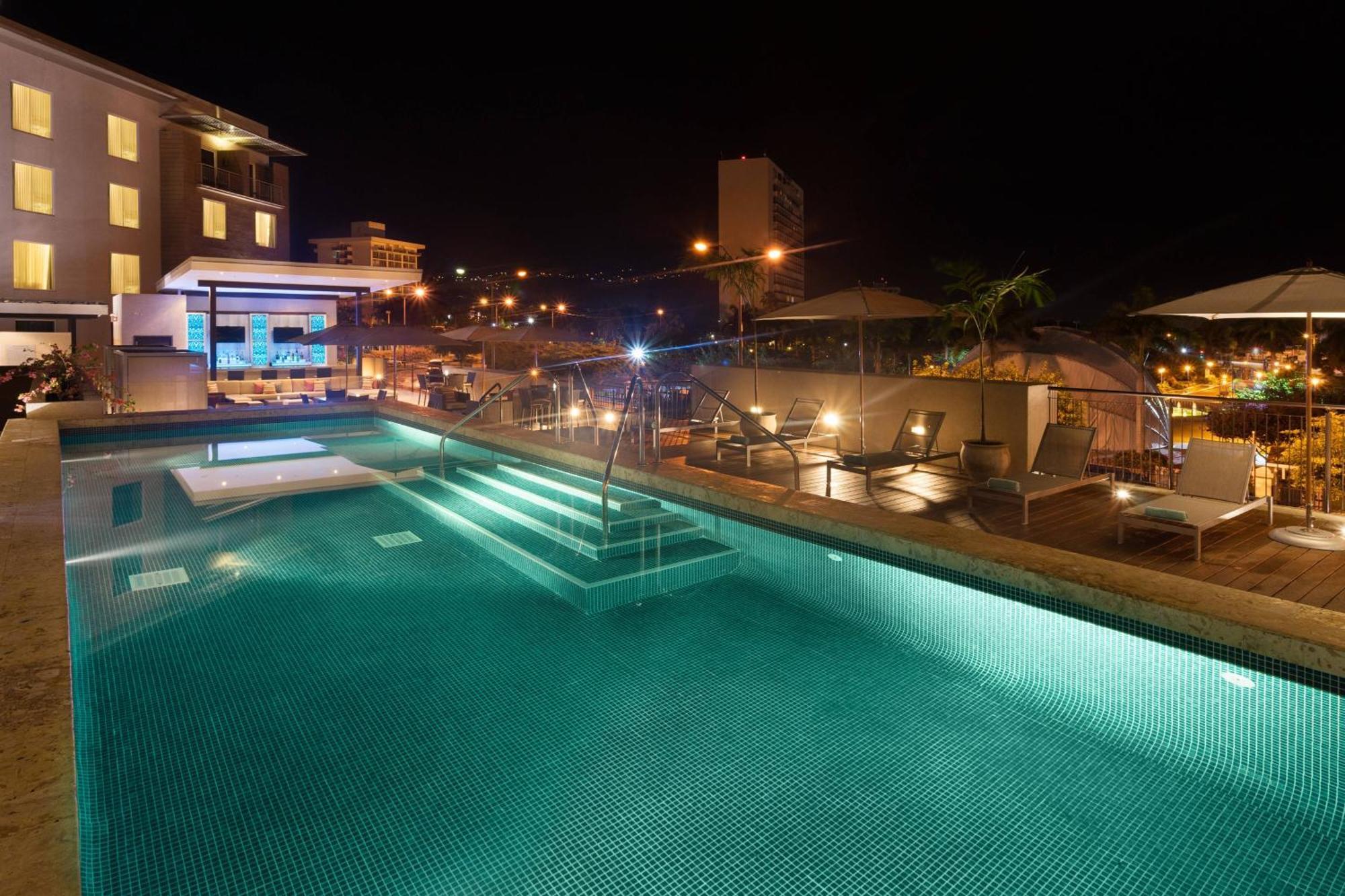 Courtyard By Marriott Kingston, Jamaica Hotel Ngoại thất bức ảnh