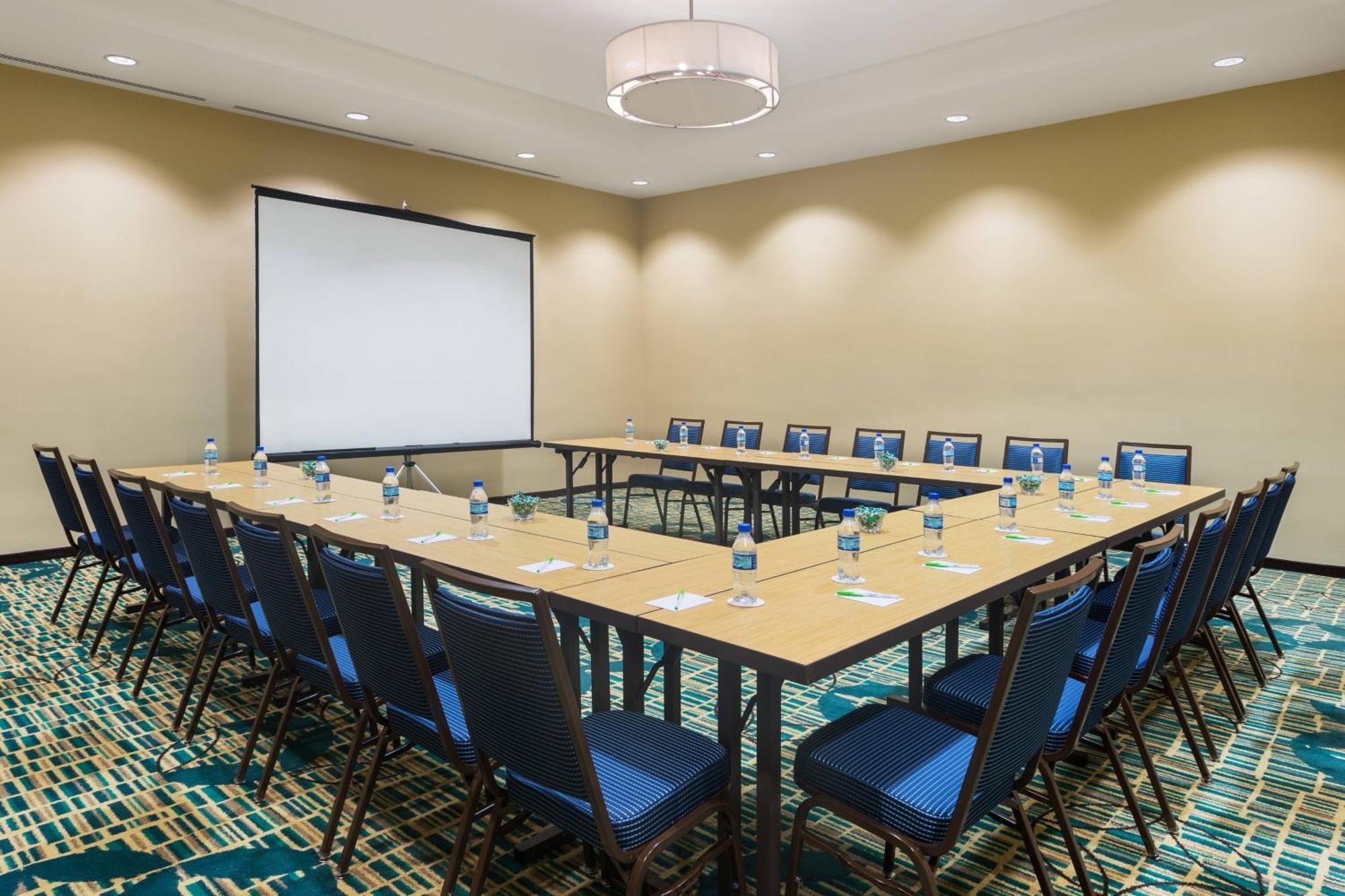Courtyard By Marriott Kingston, Jamaica Hotel Ngoại thất bức ảnh