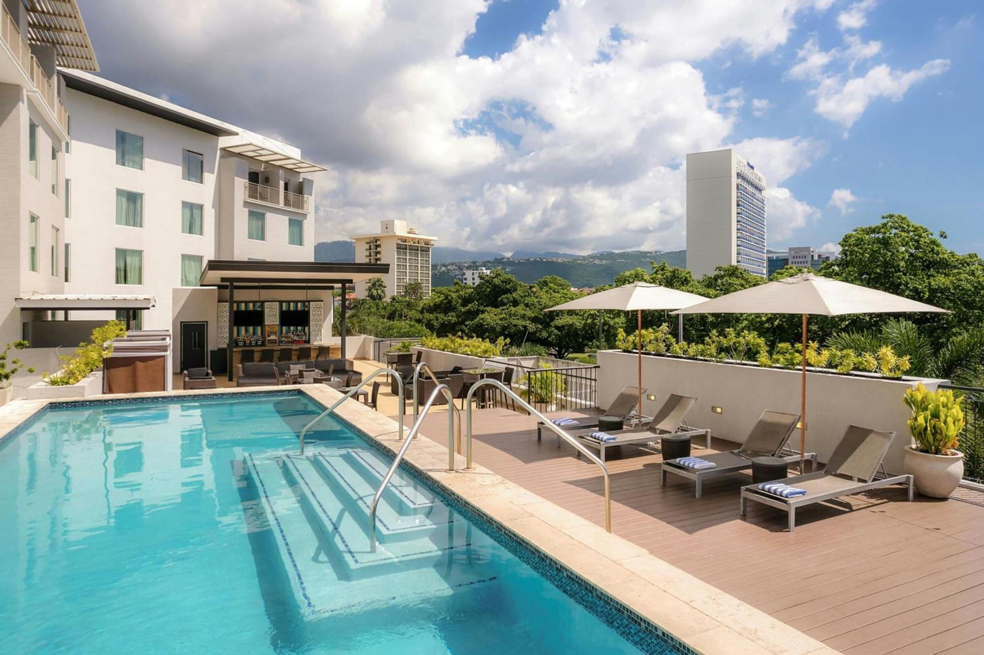Courtyard By Marriott Kingston, Jamaica Hotel Ngoại thất bức ảnh