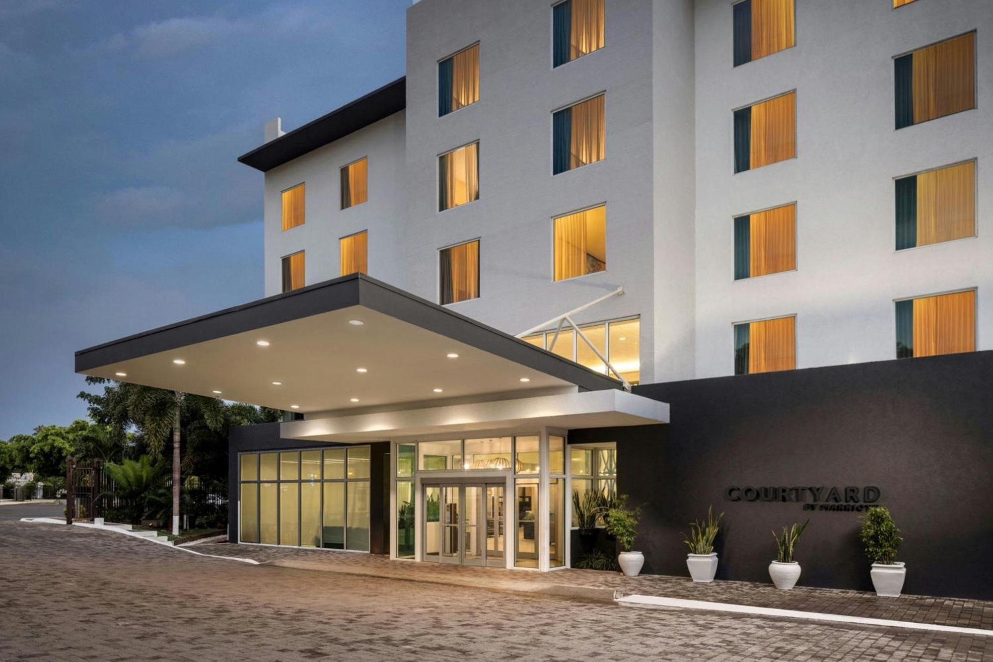 Courtyard By Marriott Kingston, Jamaica Hotel Ngoại thất bức ảnh