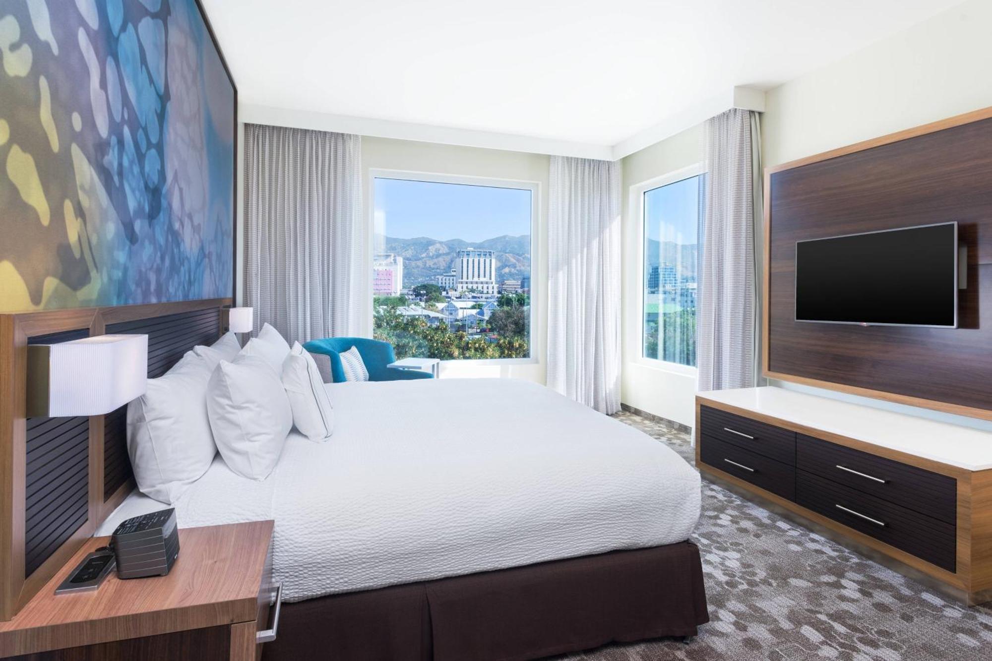 Courtyard By Marriott Kingston, Jamaica Hotel Ngoại thất bức ảnh