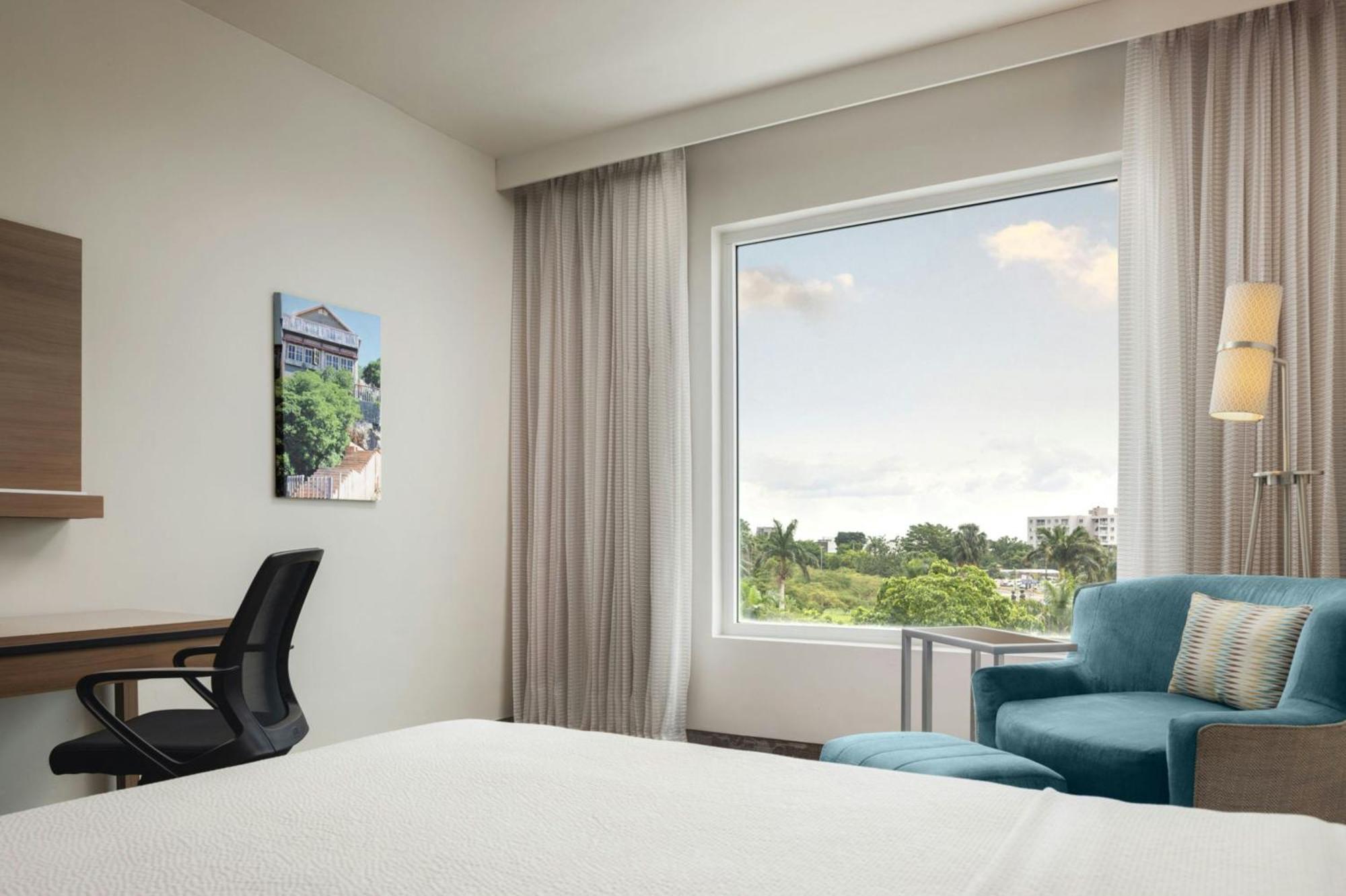 Courtyard By Marriott Kingston, Jamaica Hotel Ngoại thất bức ảnh