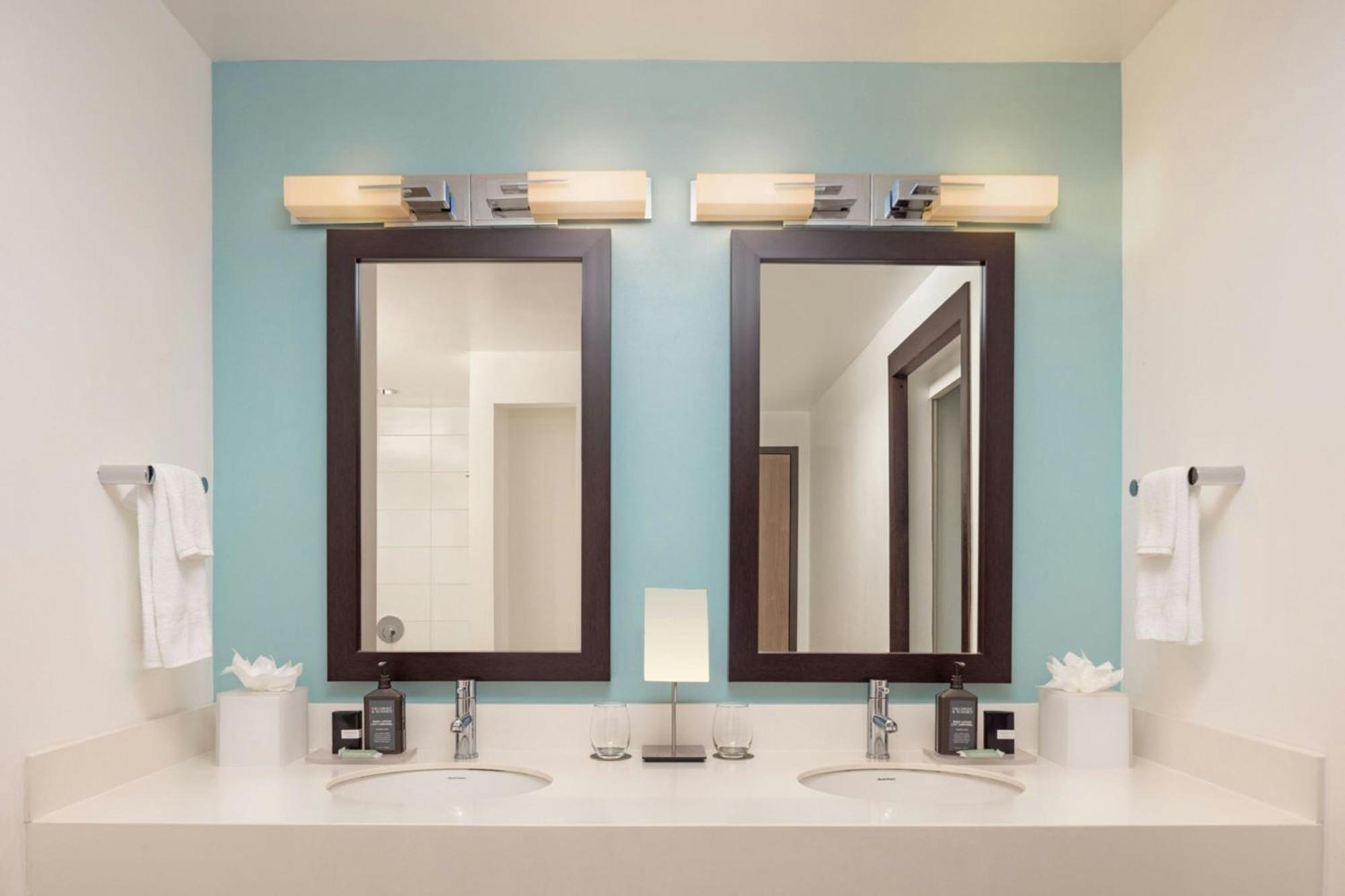 Courtyard By Marriott Kingston, Jamaica Hotel Ngoại thất bức ảnh