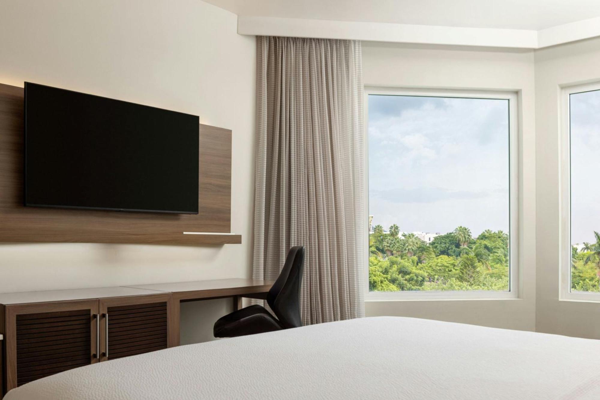 Courtyard By Marriott Kingston, Jamaica Hotel Ngoại thất bức ảnh